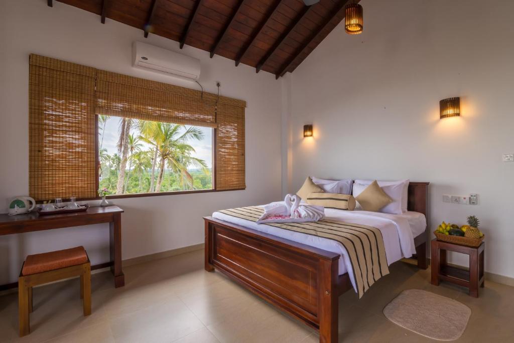 Deluxe Room Sea View (2)