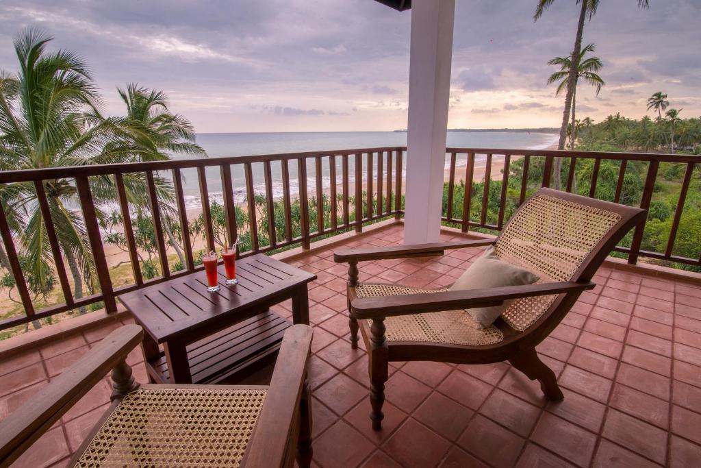Deluxe Room Sea View (4)
