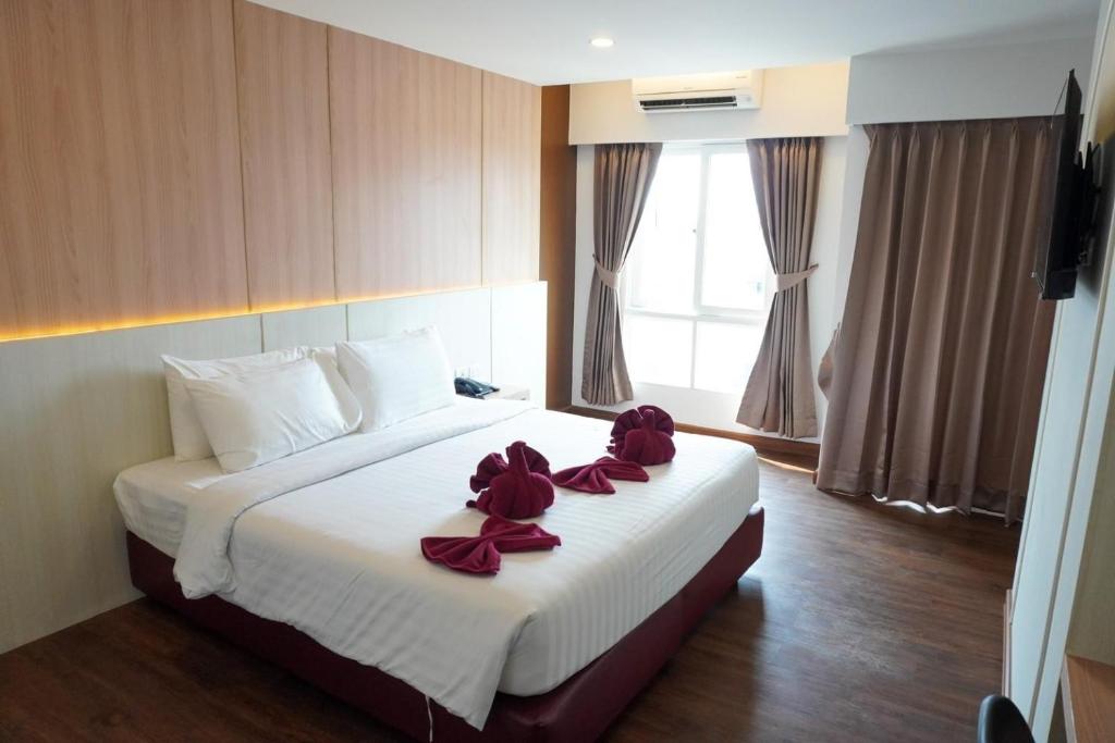 Deluxe Double Room (1)