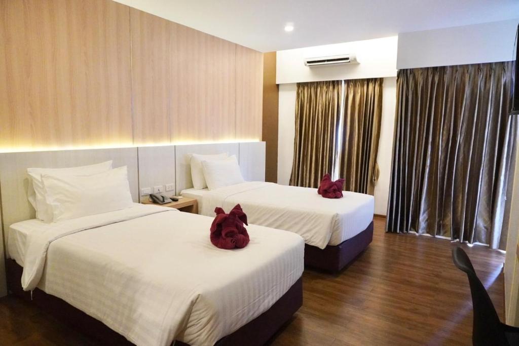Deluxe Twin Room (1)