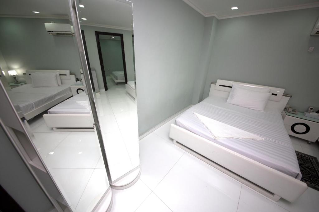 Standard Double or Twin Room 3