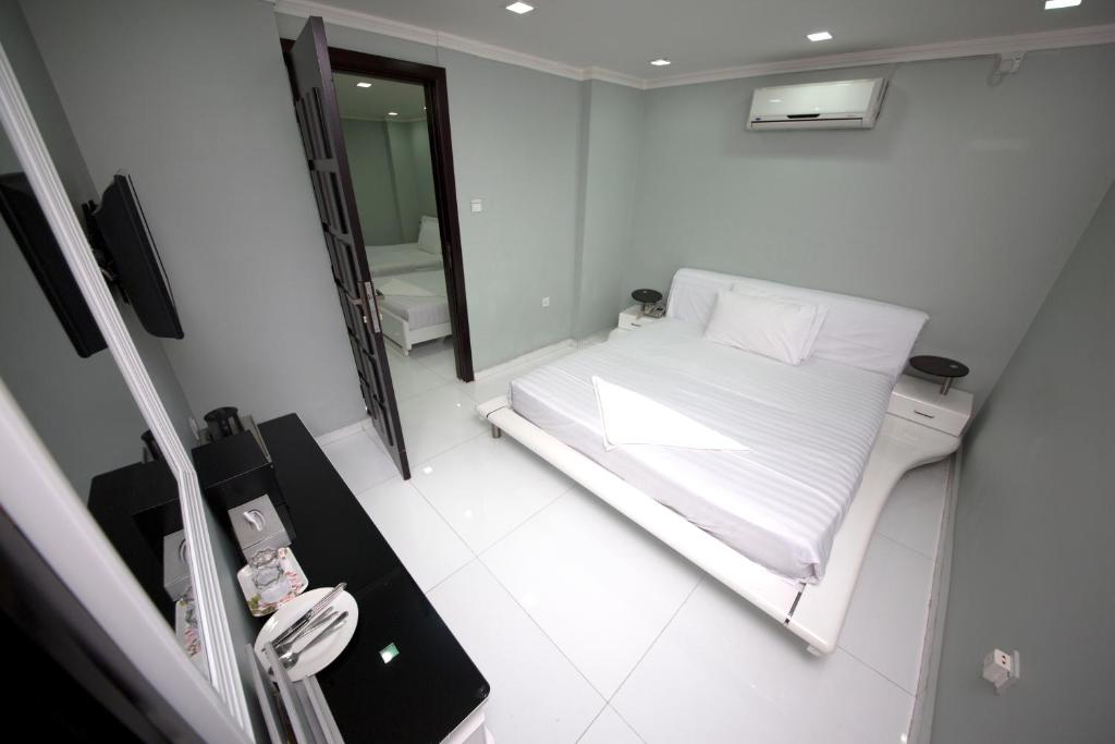 Standard Double or Twin Room 4