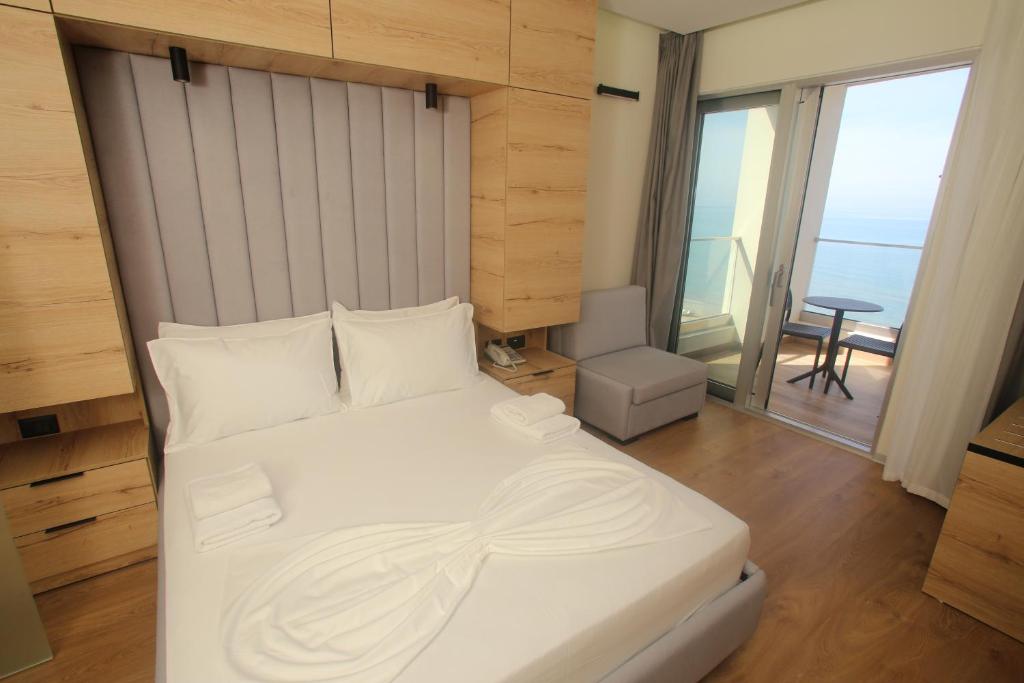 Standard Triple Room (1)