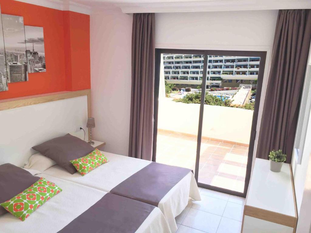 Apartment with street view 2