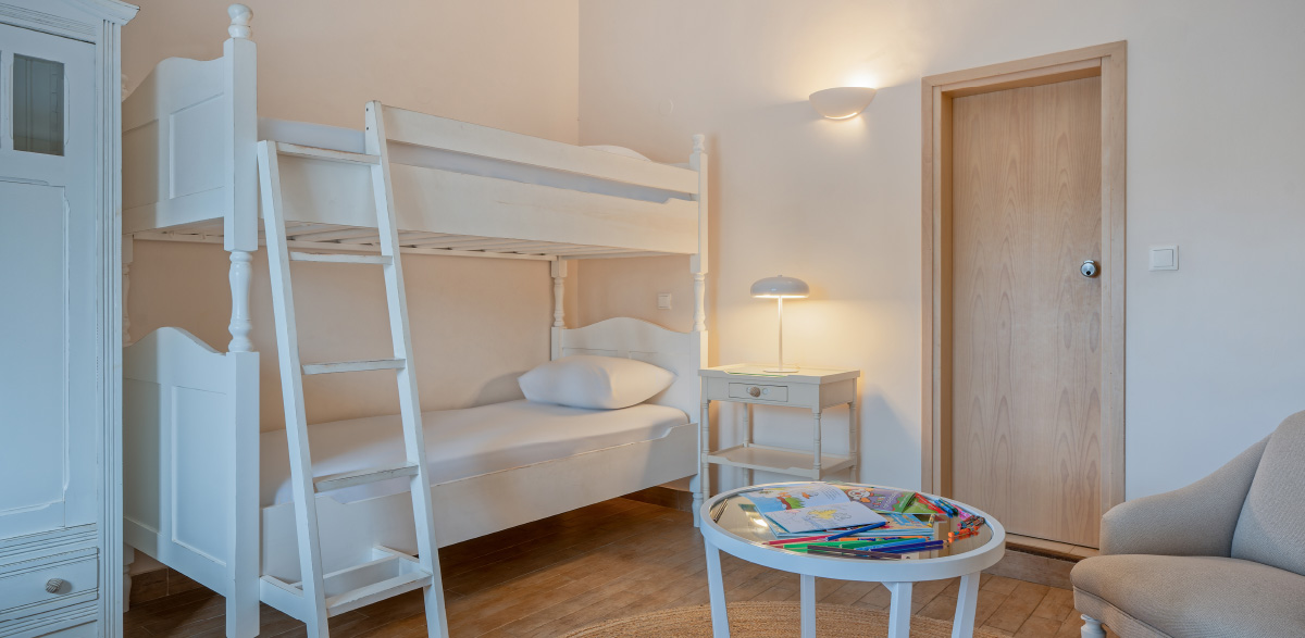02-bedroom-maisonette-creta-palace-rooms-and-bungalows-grecotel-33306