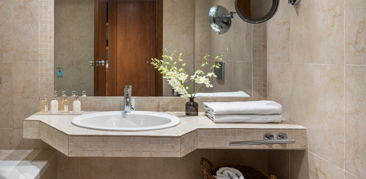 05-superior-family-bungalow-bathroom-creta-palace-resort-38070