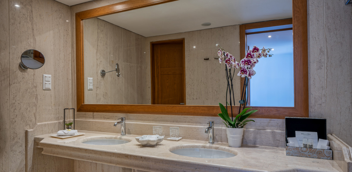 06-bathroom-creta-palace-palace-junior-suite-33843