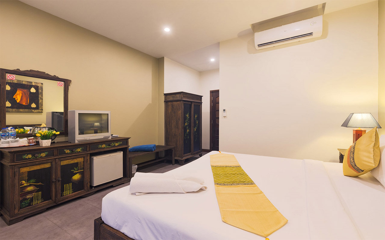 Standard Room (2)