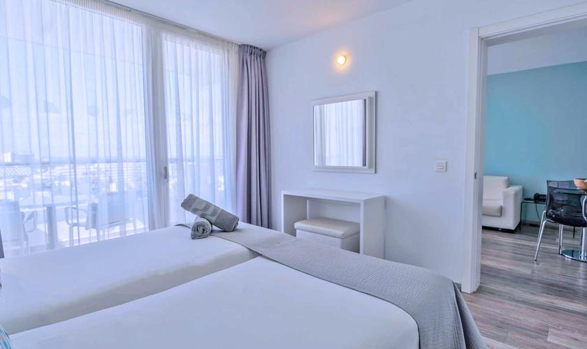 SUITE-POOL-VIEW-1